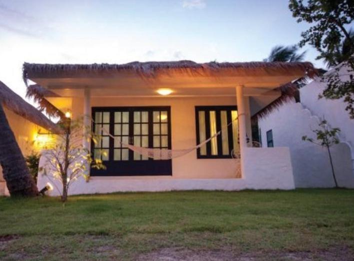 Laemsing Whitehouse Resort Laem Sing Ngoại thất bức ảnh