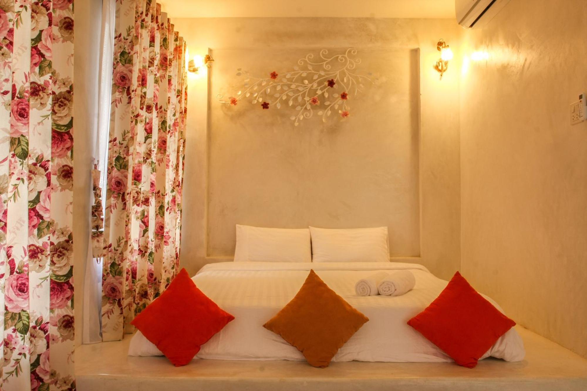 Laemsing Whitehouse Resort Laem Sing Ngoại thất bức ảnh