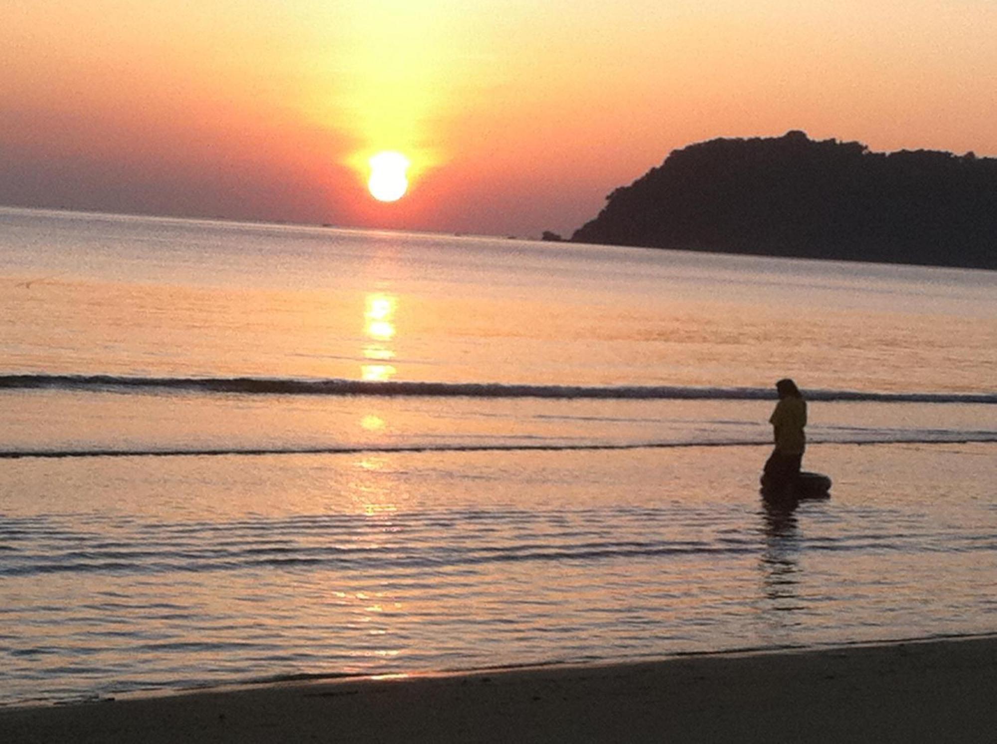 Laemsing Whitehouse Resort Laem Sing Ngoại thất bức ảnh